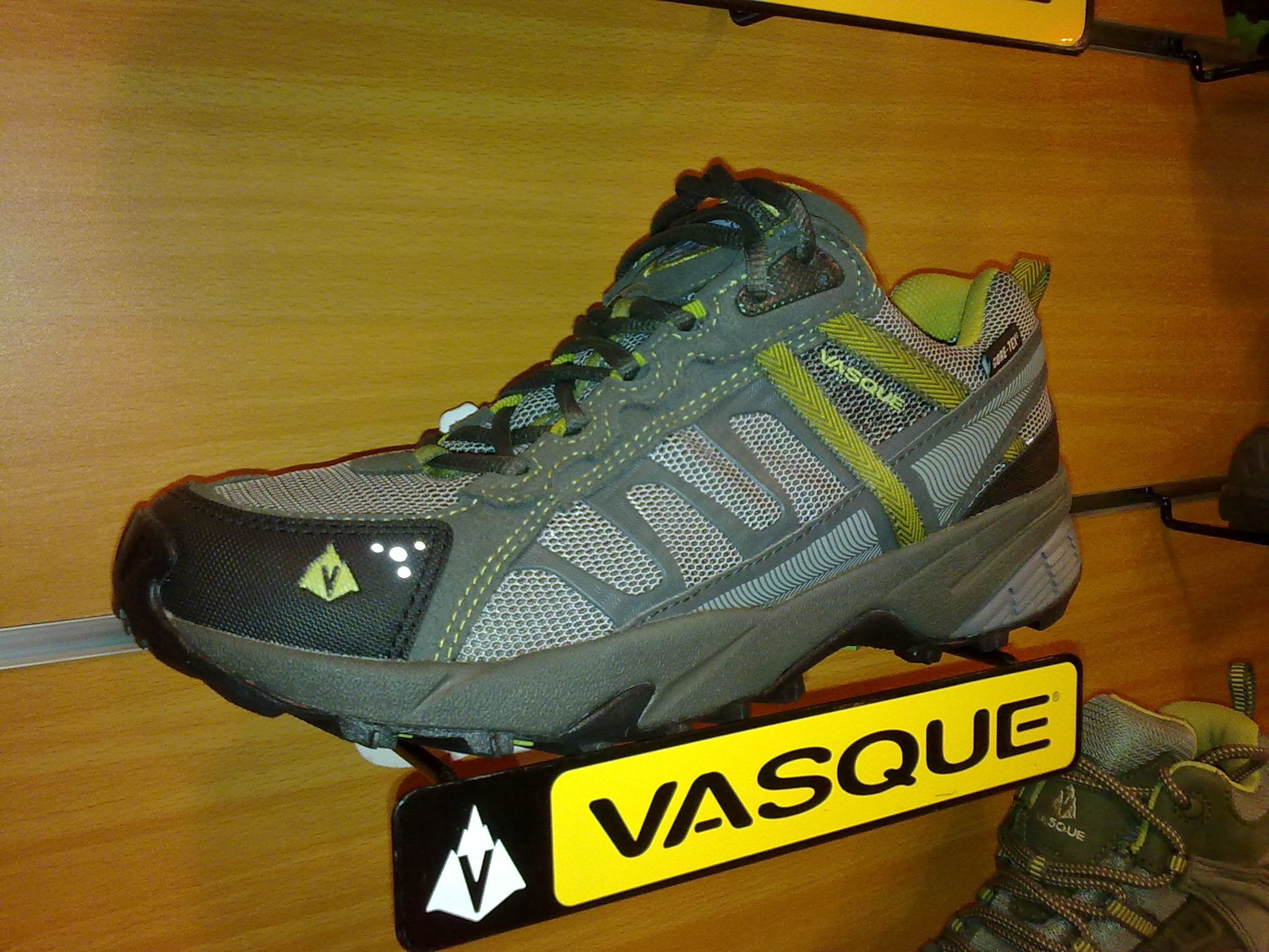 VASQUE7580  原价1140元，现特价1050元，会员还可以打8.5折