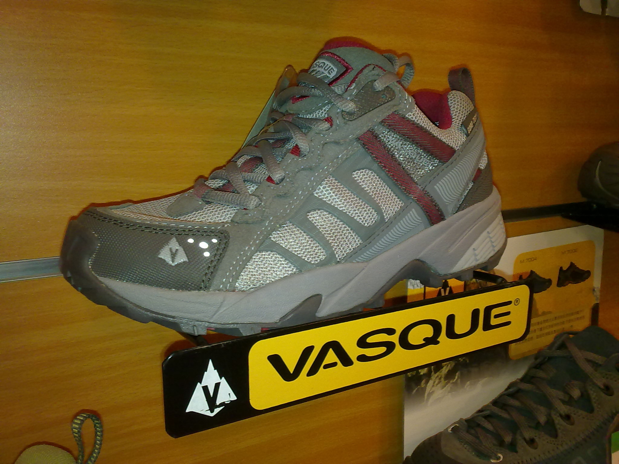 VASQUE7579 原价1140元，现特价1050元，会员还可以打8.5折